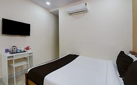 Super Collection O Sri Balaji Luxury Rooms